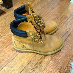 Brand New Timbs. Unisex. Size 8M